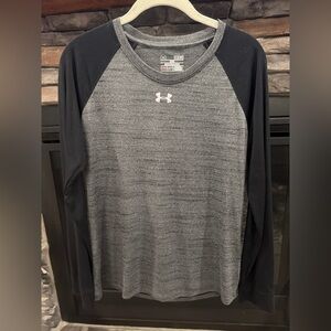Under Armour Women’s Gray and Black Long Sleeve Shirt Size Small